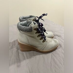 Maurices Claire Gray Knit Collar Lace Up Wedge womens size 7.5